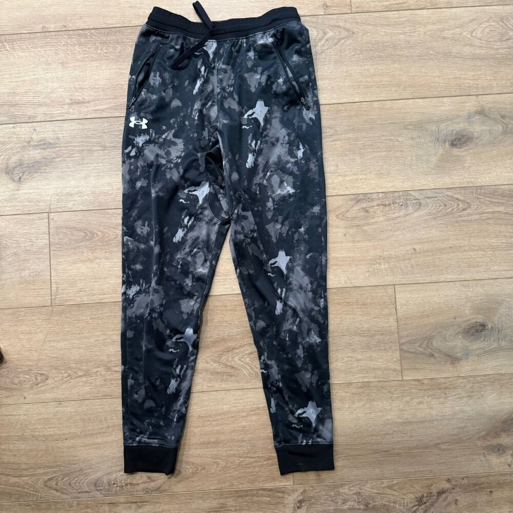 Under Armour Boys Pants Black Gray Size L Pennant Pant Joggers Camo Loose Fit